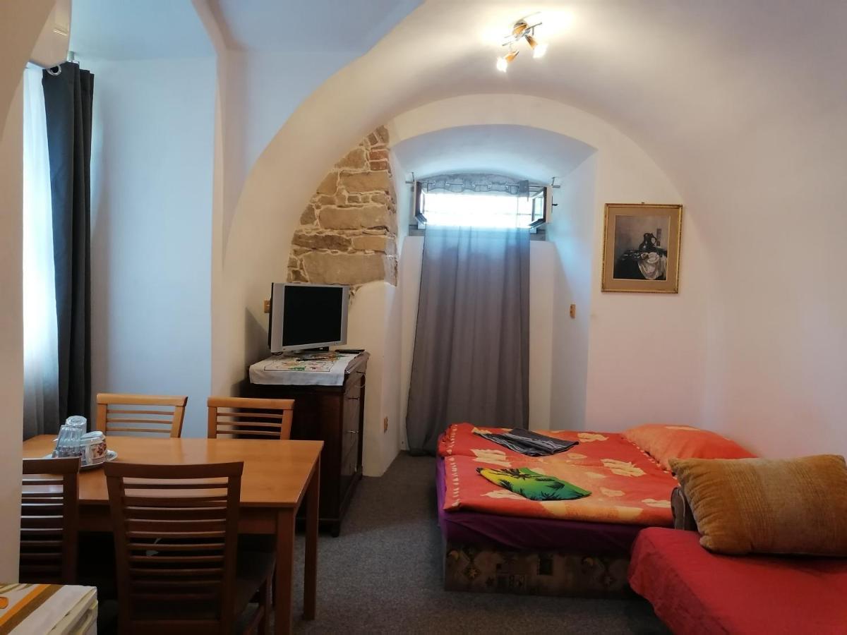 Fara Choustnikovo Hradiste Hotel Екстериор снимка