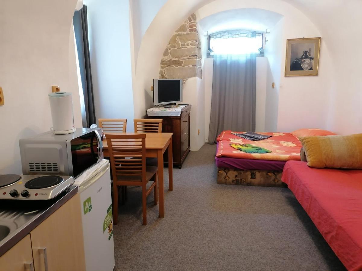 Fara Choustnikovo Hradiste Hotel Екстериор снимка